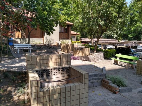 Image 27 - 250083